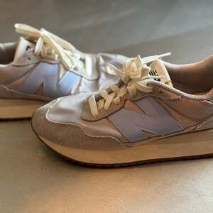 New Balance 237 Women's Retro Sneaker Grey White size 8.5